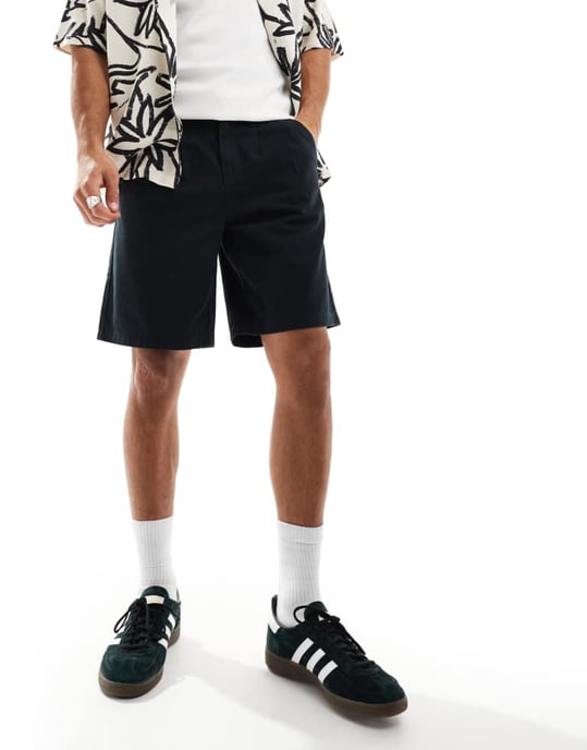 ASOS DESIGN dubbel veckad chinoshorts i svart - Image 4