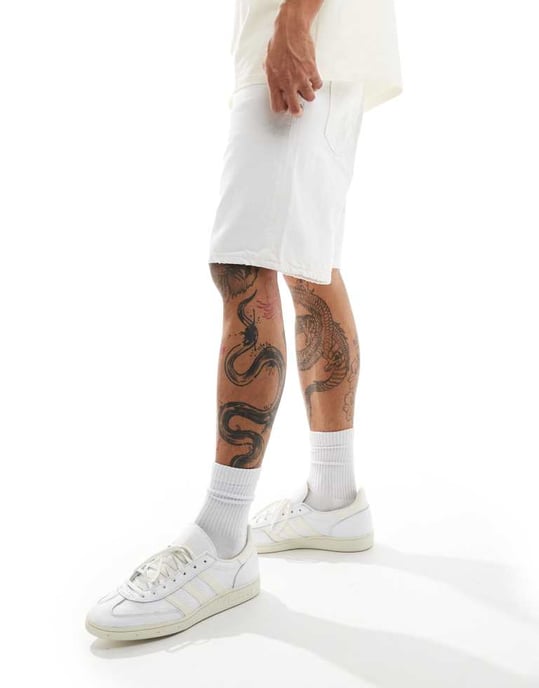 Weekday Galaxy löst sittande denimshorts i vitt - Image 4