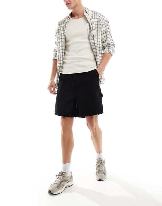 ASOS DESIGN standardlängd denimshorts med snickardetaljer i medelblåtvätt - Image 3