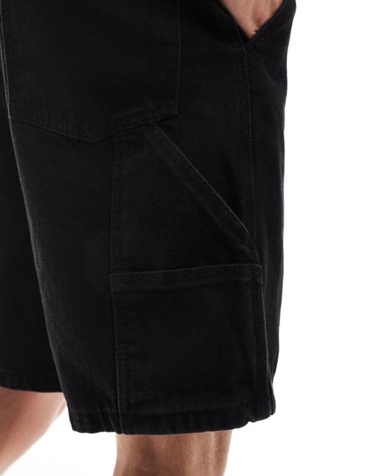 ASOS DESIGN standardlängd denimshorts med snickardetaljer i medelblåtvätt - Image 4