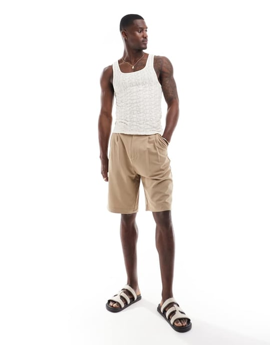 ONLY & SONS löst sittande plisserad skräddarsydd short i beige - Image 2