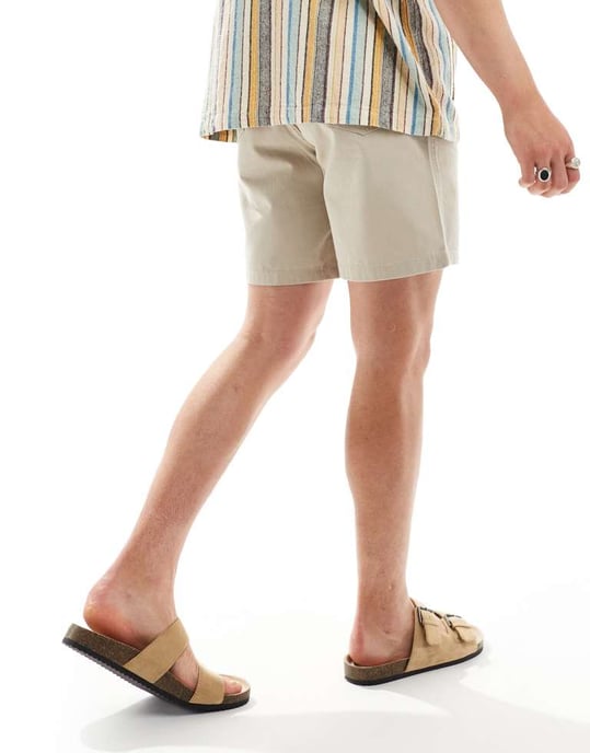 ASOS DESIGN chinoshorts i beige - Image 2