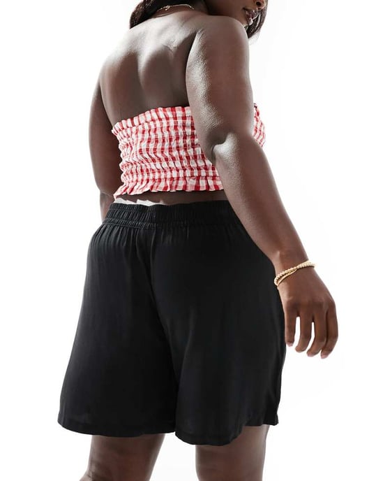Noisy May Curve hög midja pull on shorts i svart - Image 4