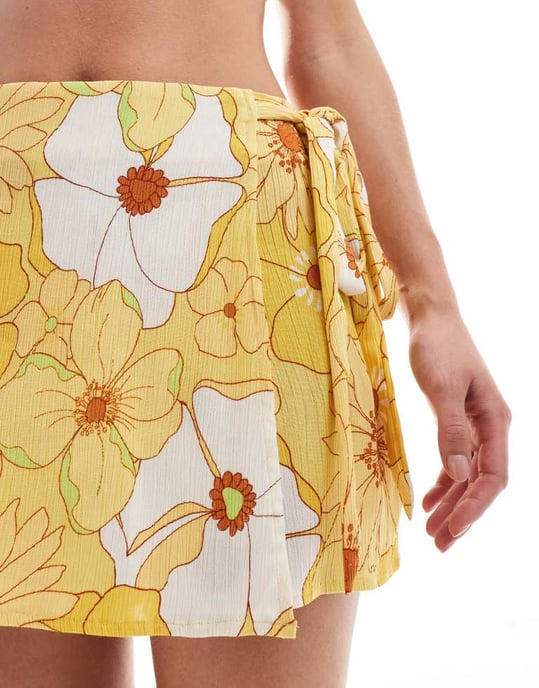 ASOS DESIGN Petite kjol med knytband i blommig guldfärgad mönster - Image 4