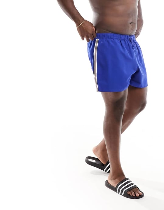 ASOS DESIGN badshorts i kort längd med svart och röd sidostråk - Image 2