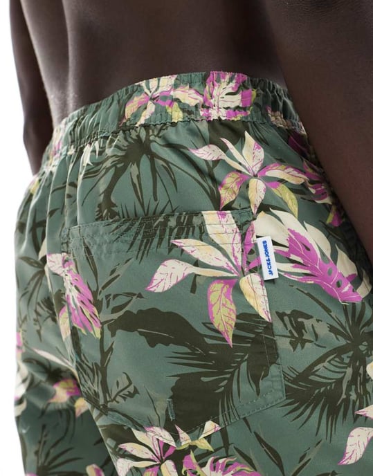 Jack & Jones badshorts med blommönster i grön - Image 3