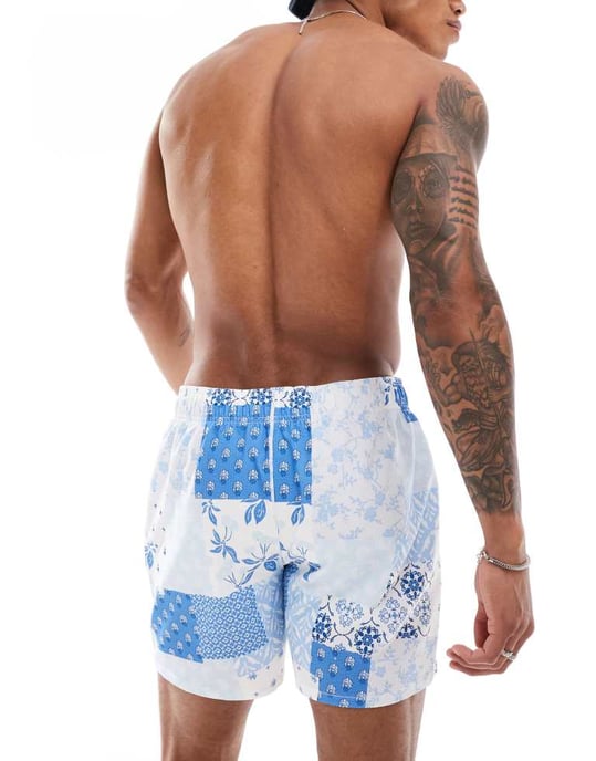 Hollister lapptäckes paisley-mönstrade badshorts i blått - Image 3
