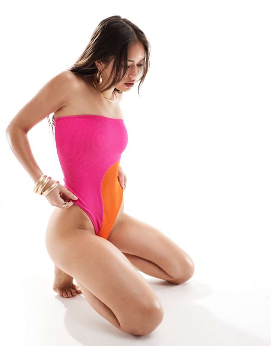 ASOS DESIGN krinklad bandeau baddräkt med asymmetrisk kontrast i rosa och orange - Image 3