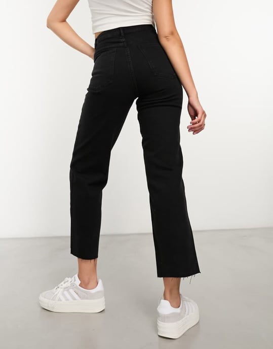 ASOS DESIGN cropped comfort stretch straight leg jeans in black - Image 3
