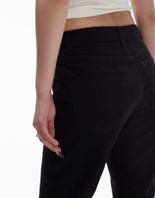 Topshop Petite mid rise straight cropped jean with raw hems in black - Image 4