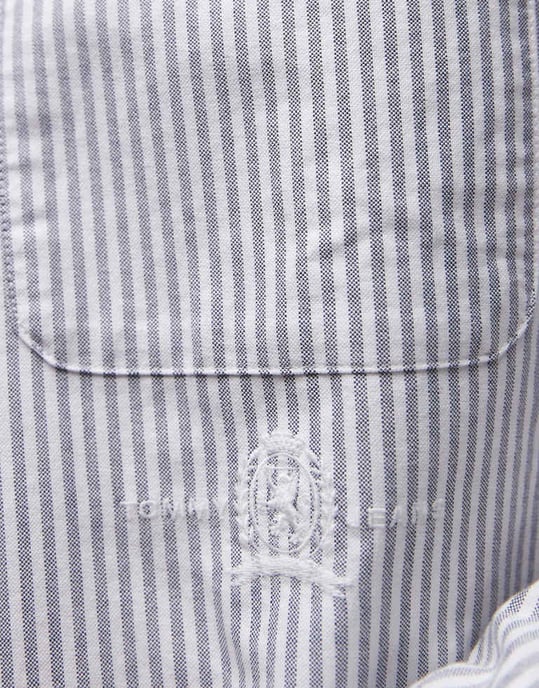 Tommy Jeans oxford shirt with crest logo in navy stripe - Image 2