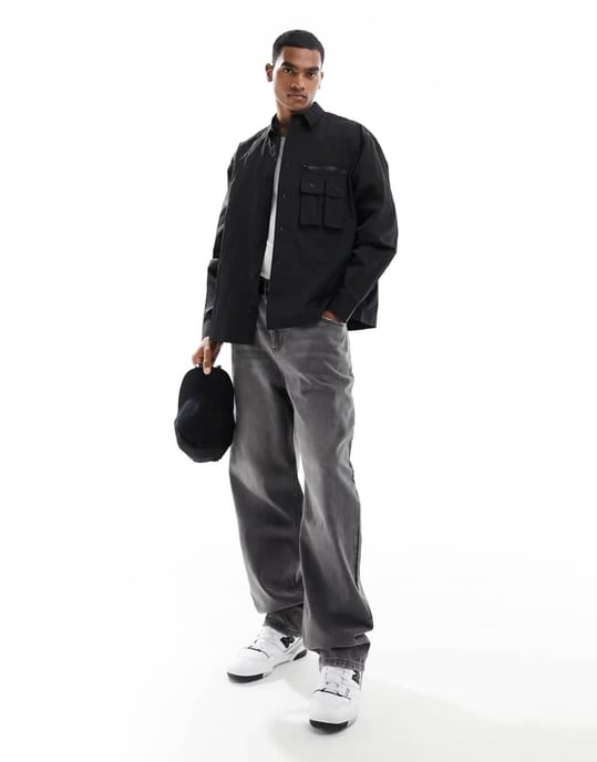 ASOS DESIGN boxy oversized skjorta med fickor i svart - Image 2