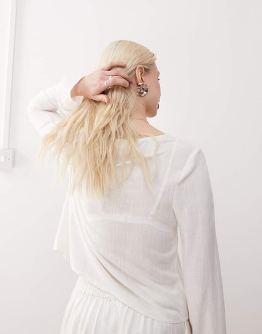 Noisy May linen mix tie front top co-ord in white - Image 4
