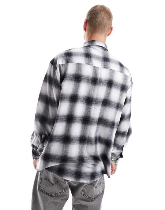ASOS DESIGN 90-tals oversized rutig skjorta i grå skuggrutigt - Image 4