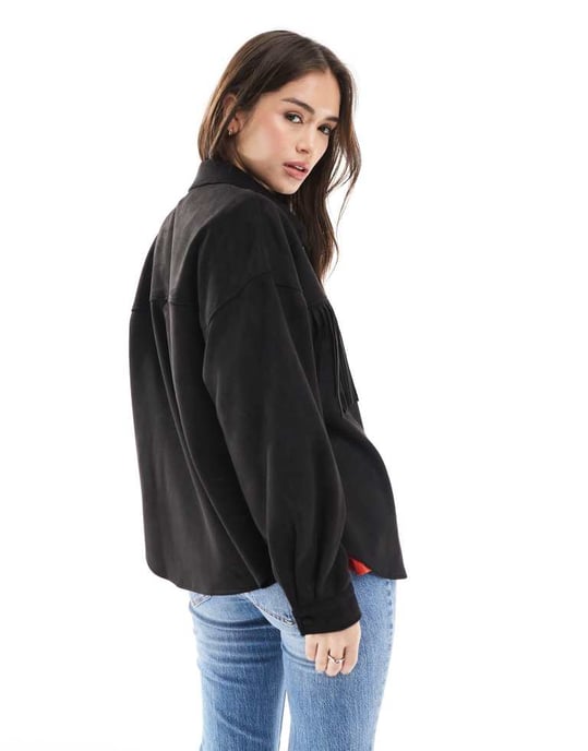 ASOS DESIGN skjorta i svart faux mocka med tofsar - Image 2