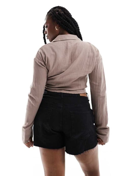 ASOS DESIGN Curve knutfront skjorta i ostduk i svampfärg - Image 3