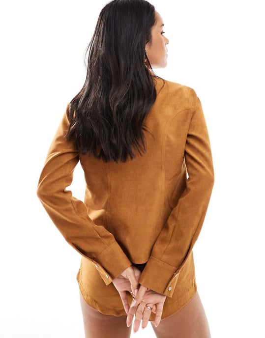 ASOS DESIGN skjortset i konstmocka i tan - Image 4