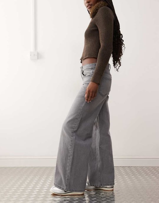 Reclaimed Vintage 88' wide baggy low rise leg jean in grey wash - Image 3