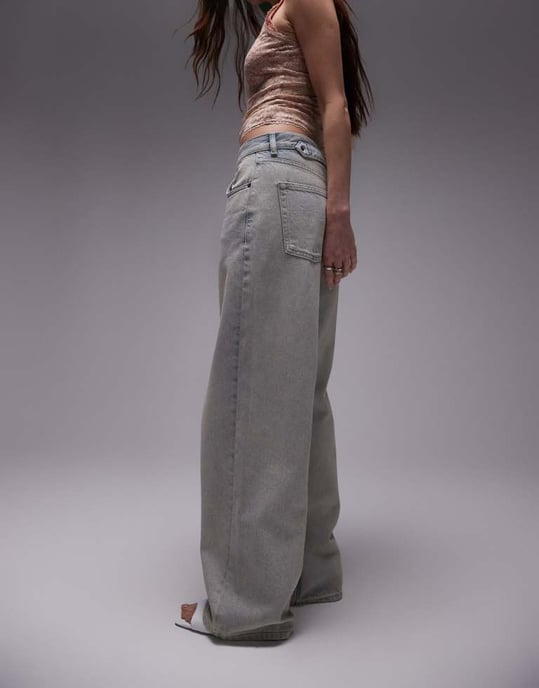 Topshop Cinch low rise jeans in vintage bleach - Image 3