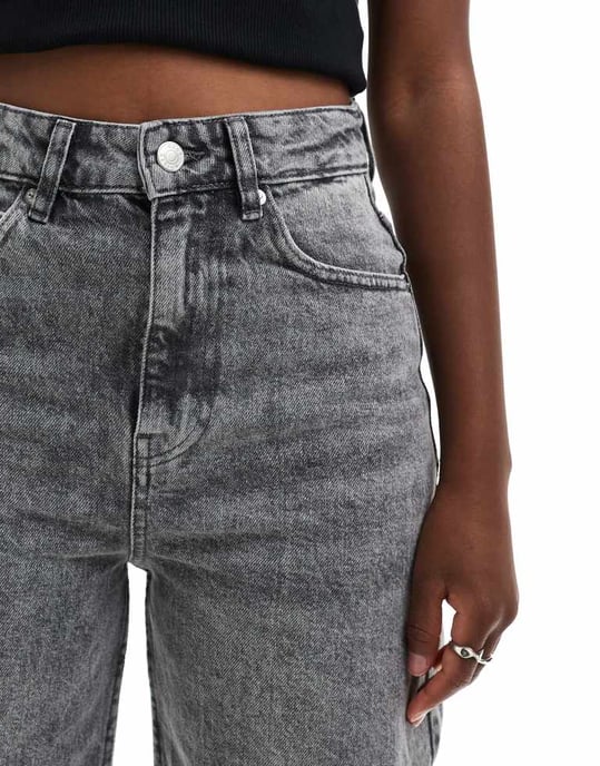 ASOS DESIGN barrel leg jeans with cinch waist in washed grey - Image 4
