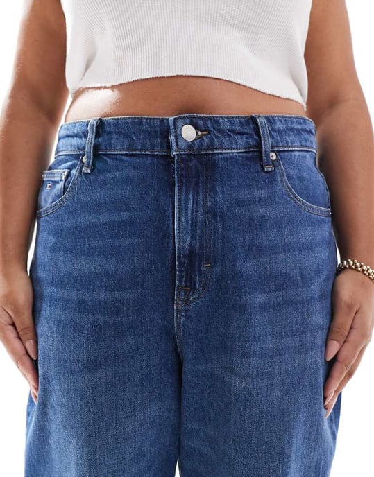 Tommy Jeans Plus mom jeans in dark wash - Image 4