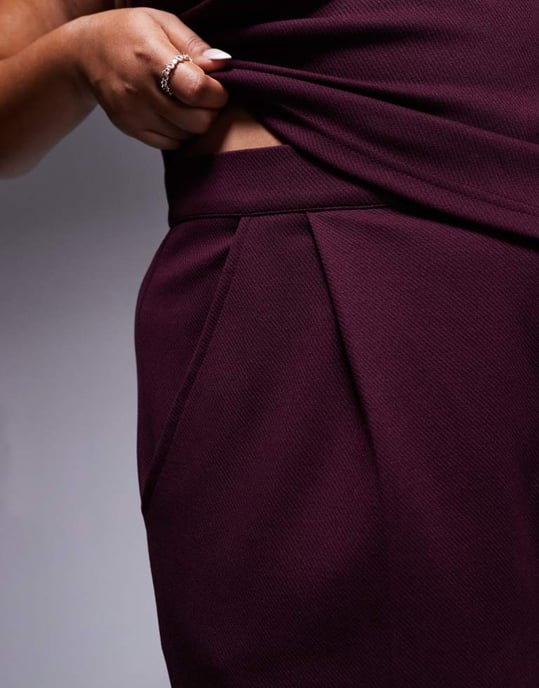 ASOS DESIGN Curve co-ord smart wide leg trousers in burgundy - Image 4