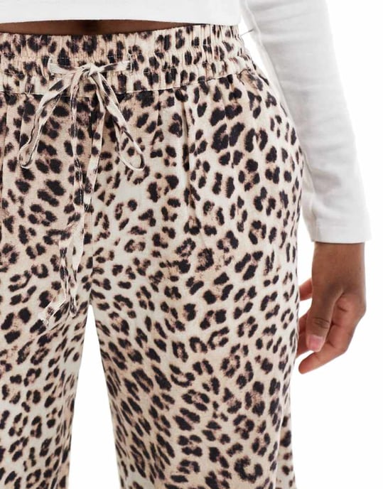 Cotton On haven linen trousers in leopard print - Image 4