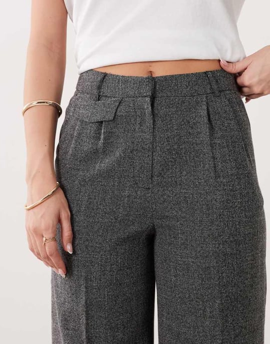 Miss Selfridge tailored wide leg trouser in grey - Image 3