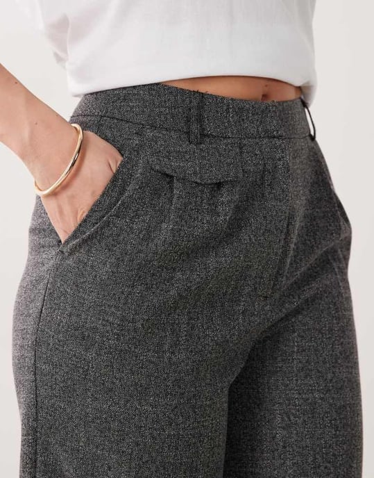 Miss Selfridge tailored wide leg trouser in grey - Image 4