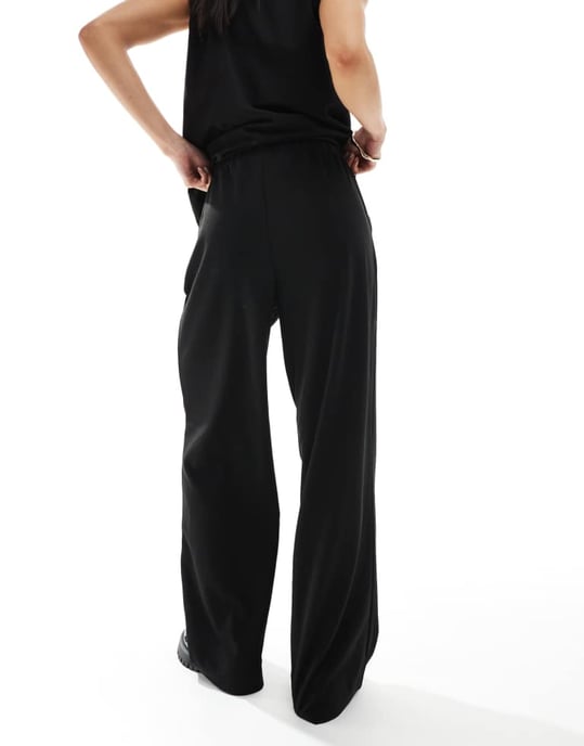 Vero Moda wide leg jersey crepe trouser co-ord in black - Image 2