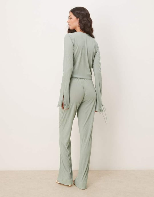 Vila textured wide leg jersey trouser co-ord in milieu green - Image 3