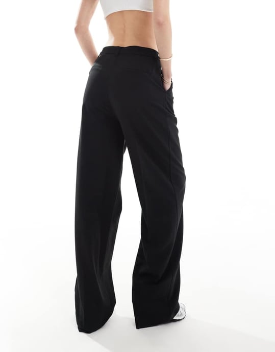 Vero Moda Tall wide leg dad trousers in black - Image 4