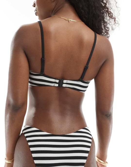 ASOS DESIGN mixa och matcha underwire formad bandeau bikinitopp i mono rand - Image 3