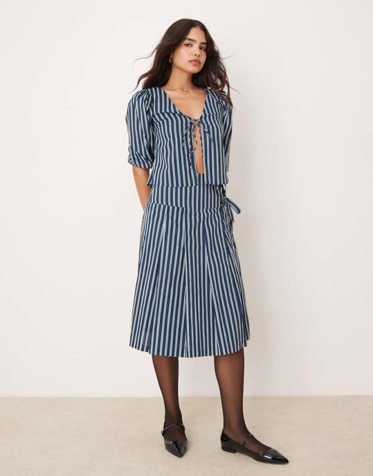 Glamorous volume sleeve blouse with tie front in green stripe co-ord - Image 3