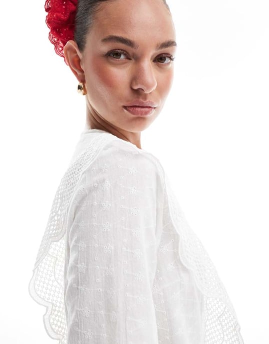 Pieces broderie cutwork detail short sleeve blouse in cloud white - Image 3