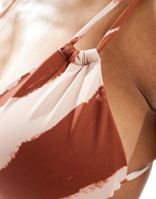 ENDAST dubbel string bikiniöverdel i brun zebramönster - Image 3