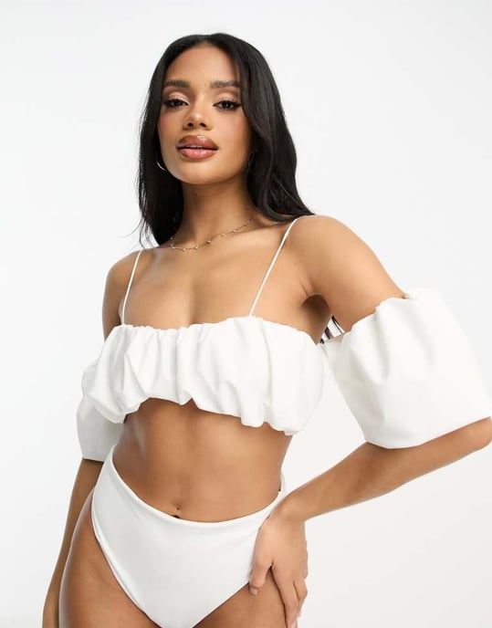 ASOS DESIGN puffärmad bandeau bikiniöverdel i elfenben - Image 1
