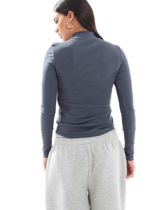 Pieces ribbed jersey double zip top in grey blue - Image 4