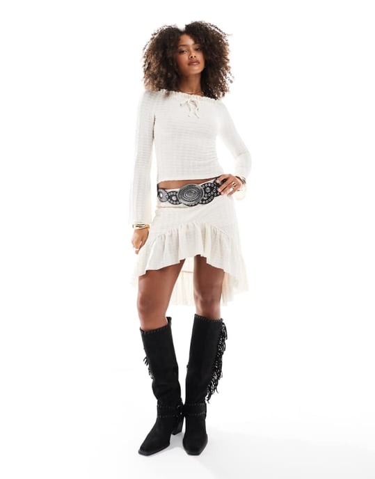 Miss Selfridge flare long sleeve textured jersey top in cream - Image 3
