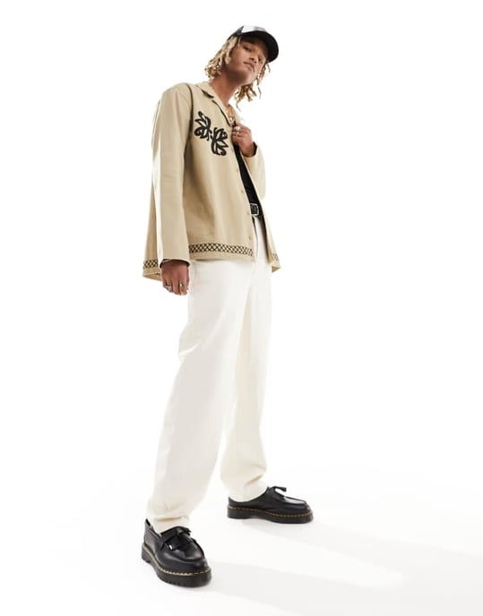 Återvunnen vintage långärmad sängjacka med broderi i beige - Image 2