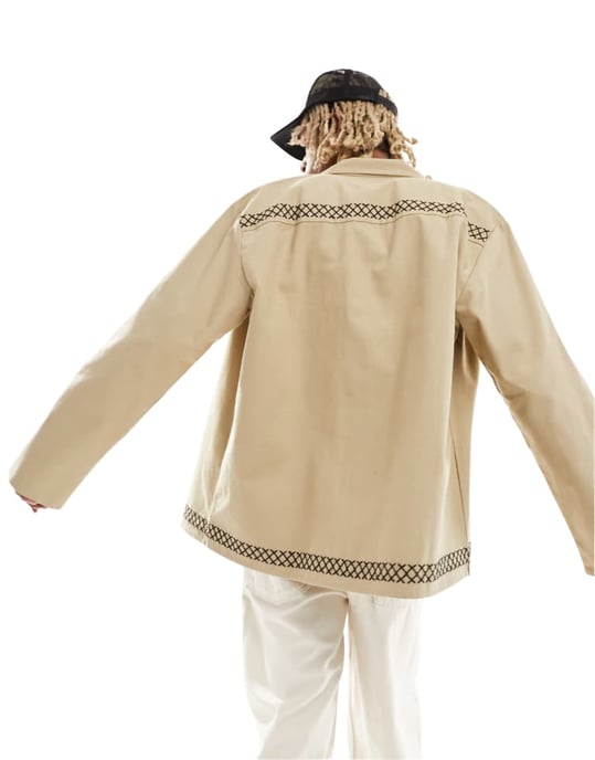 Återvunnen vintage långärmad sängjacka med broderi i beige - Image 3