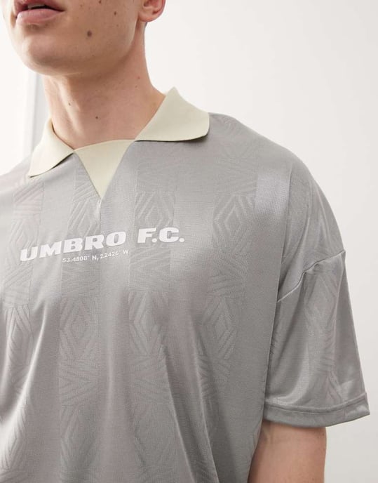 Umbro football shirt jersey t-shirt in silver - Image 3