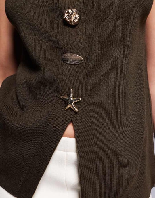ASOS DESIGN compact knitted top with gold buttons in brown - Image 3