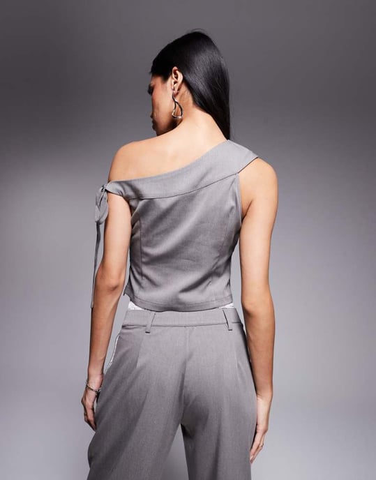 Kaiia x Sasha Corte exclusive tailored off shoulder tie detail top co-ord in grey - Image 3