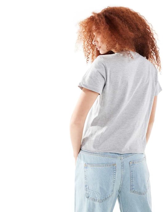 ASOS DESIGN babytee med hjärt-kaka grafik i gråmelerad - Image 2