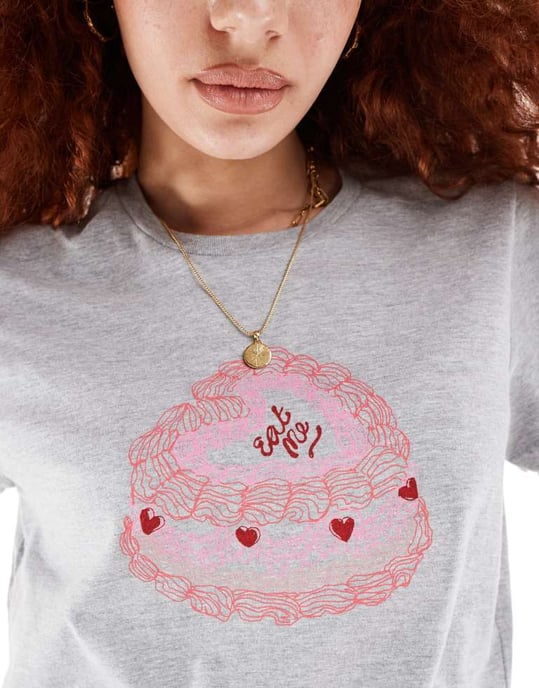 ASOS DESIGN babytee med hjärt-kaka grafik i gråmelerad - Image 3