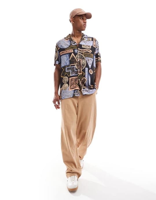 ASOS DESIGN avslappnad skjorta med revers i abstrakt vintageprint - MULTIFÄRGAD - Image 2