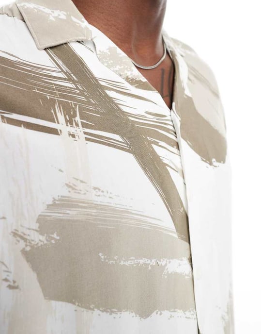 Jack & Jones krage skjorta med penseldragstryck i beige - Image 3
