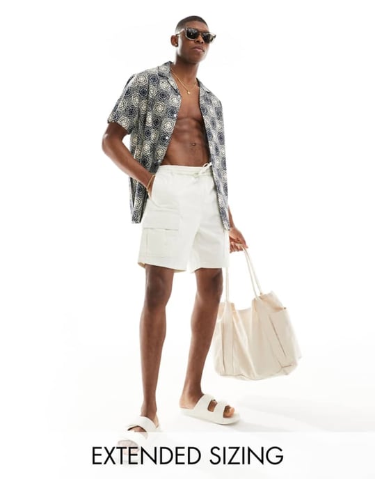 ASOS DESIGN avslappnad kragblus i linneliknande tyg med marinblå geo-tile-mönster - Image 1