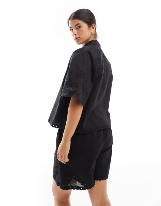 ASOS DESIGN premium boxy skjorta med utskärningsdetaljer i svart - Image 4